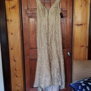 Prom dress color gold size 16